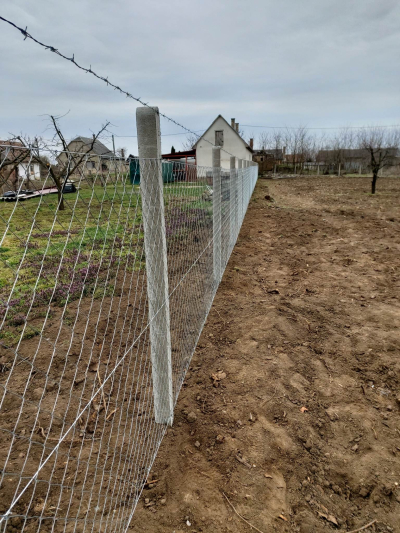 Horváth Istvánné betonoszlopok, drótfonatok országosan
