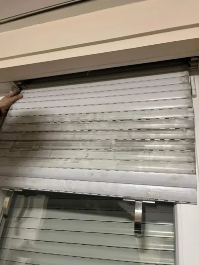 Redőny javítás Budapesten és vonzáskörzetében. Shading Solutions Hungary Kft.